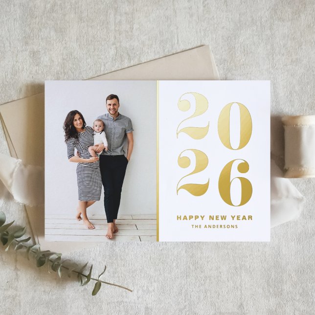 2025 Moderne, kühne Typografie - Neues Jahr Foto (Customizable photo Happy New Year card featuring 2026 in gold foil.)