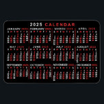 2025 Monatlicher Kalender Klassisch Schwarz Rot We Magnet<br><div class="desc">Der flexible Magnet für 2025 zeigt die Wochentage für jeden Monat in klassisch beruflich aussehendem Rot und Weiß auf Schwarz. Dies ist ein einfacher, minimalistischer, mutiger Jahreskalender, der Ihnen hilft, das neue Jahr zu erobern. Mit diesem einfachen, leicht lesbaren, großen Druckkalender wissen Sie immer, welches Datum es ist und Karo...</div>