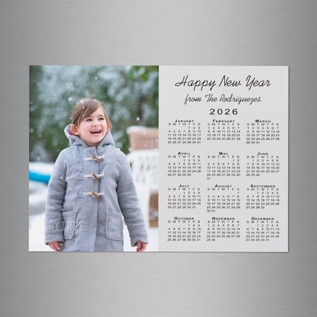 2026 Kalender Glücklich Neues Jahr Foto Gray Magne Magnetkarte (2026 Calendar Happy New Year Photo Gray Magnet in situ)