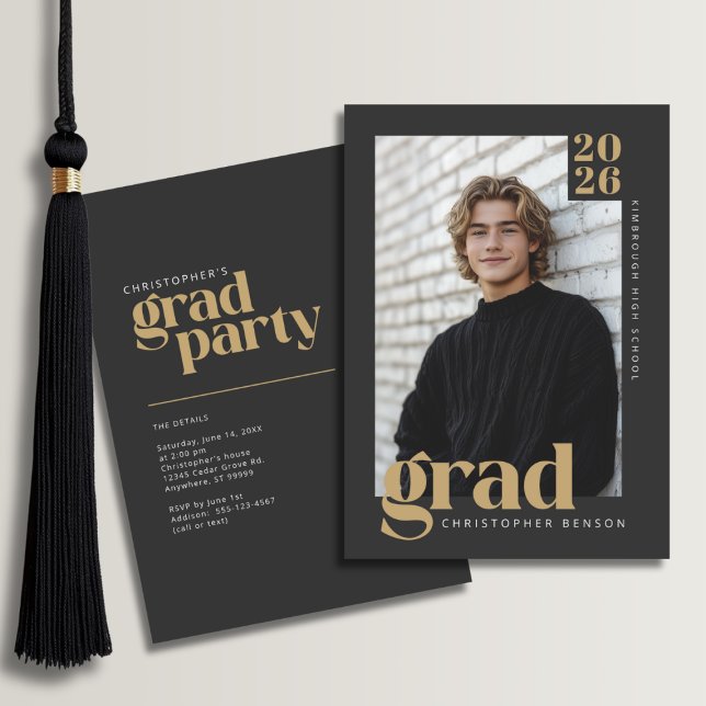 2026 Modern Charcoal Gold Graduation Party Einladung (Front and Back View)