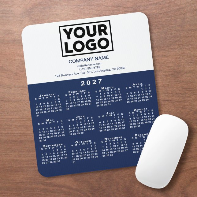 2027 Kalender Firmenlogo Text Navy Weiß Mousepad (2027 Calendar Company Logo Text Navy White Mouse Pad in situ)