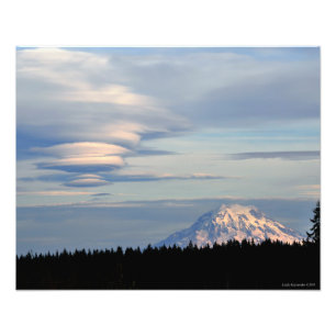20X16 der Mount Rainier mit lentikularen Wolken Fotodruck