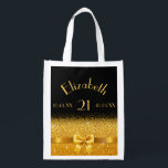 21. Geburtstag eleganter leuchtender Goldbogen auf Wiederverwendbare Einkaufstasche<br><div class="desc">Cool,  klassisch und weiblich.  Ein goldfarbener Bogen mit goldenem Glitzer und Funkeln,  ein bisschen Blu und Luxus für einen 21. Geburtstag.  Schwarzer Hintergrund Vorlagen für ihren Namen,  Alter 21,  Geburtsdatum und Jahrestag</div>