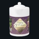 21. Hochzeitstag 2FotosBrass und Iolite<br><div class="desc">Ich entwarf diesen Foto Teekessel, der ihrem 21. Hochzeitstag gewidmet ist, mit einem Nicken an die traditionellen Geschenke aus Iolithstein und Messing, um ihren Meilenstein in diesem wunderschönen, originellen Design zu markieren!</div>