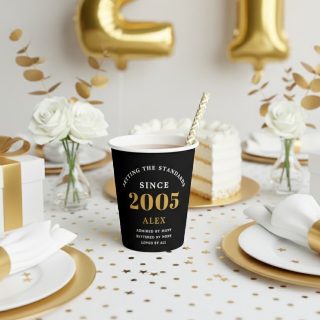 21st Birthday Name 2005 Black Gold Elegant Chic Pappbecher (2005 paper cup. White and gold background.)