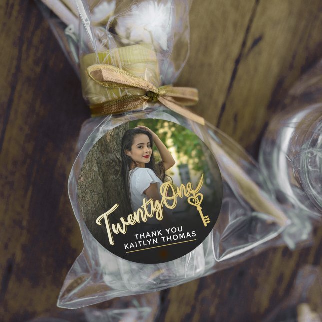 21st Birthday photo script gold effect 21 key Runder Aufkleber (Von Creator hochgeladen)