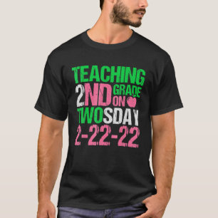22. Februar 2022 Twosday 22222 Funny Aka Math Te T-Shirt