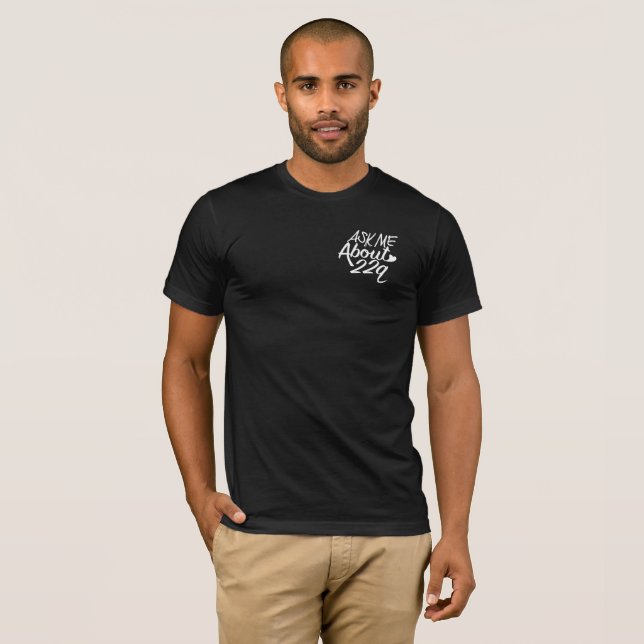 22qtshirt, fragen mich über 22q, weißes Logo auf T-Shirt (Vorne ganz)
