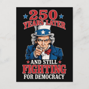 250 Jahre später und immer noch für die Demokratie Postkarte