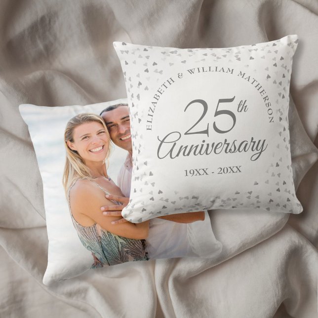 25. Geburtstag Hochzeit Foto Chic Silberherzen Kissen (25th Anniversary Wedding Photo Chic Silver Hearts Throw Pillow)