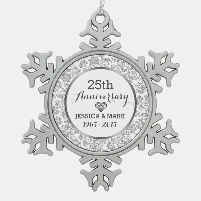 25. Hochzeitsfeier von Weiß und Silber Schneeflocken Zinn-Ornament (Vorderseite)