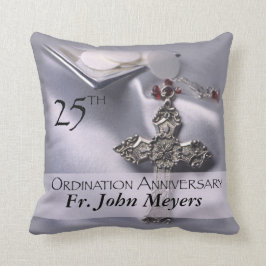 25. Ordination Jubiläum Cross Host Kissen