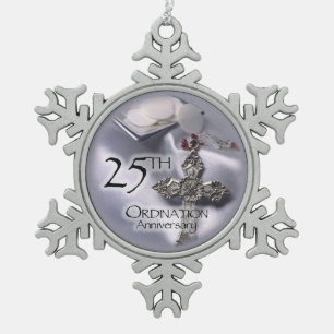 25. Ordination Jubiläum Cross Host Schneeflocken Zinn-Ornament