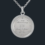 25. Silver Anniversary Monogram Sterling Silberkette<br><div class="desc">1.,  5.,  10.,  25. Jubiläum etc.,  kann diese Jubiläumshalskette mit Jahren verheiratet (oder Zusammen),  Initialen des Paares,  Daten und Namen angepasst werden. AZEZ.com. Hinweis: Dies ist ein grafisches Kunstwerk und enthält keine echten Diamanten oder Silber.</div>