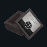 25. Silver Wedding Jubiläum Schachtel<br><div class="desc">25. Jubiläum Geschenkboxen halten. Ideal für Hochzeiten, Jubiläum, Ruhestand oder besondere 25-jährige Anlässe. 😀 Sie können den Text bei Bedarf entfernen und neu hinzufügen, was immer Sie möchten und welchen Schriftart Sie möchten. 📌 Wenn Sie weitere Anpassungen benötigen, klicken Sie bitte auf den Button "Weitere Anpassungen vornehmen" oder "Design anpassen...</div>