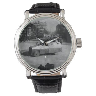 27. März 1917: Die gepanzerte Fahrzeugstaffel Armbanduhr
