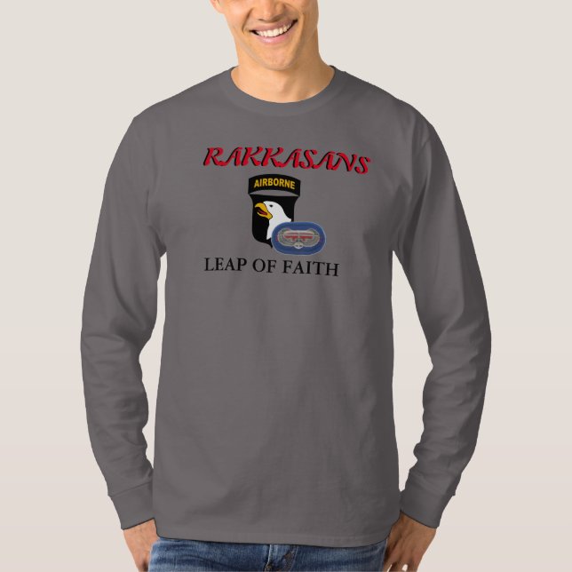  2. BN 187. INFANTRIE RAKKASANS 101. IM FLUGZEUG T-Shirt (Vorderseite)