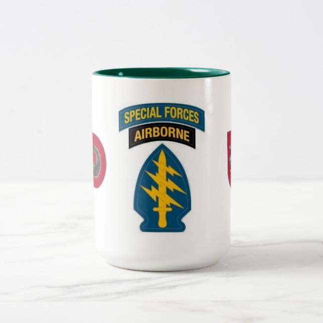 2 Couleurs 7ème TASSE de GROUPE de FORCES SPÉCIALES (Centre)