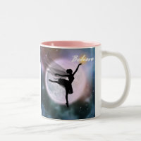 Croyez la tasse féerique de danse