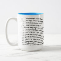 Richesse d'église de bible de grâce de sa tasse de
