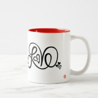 Tasse rouge d'amour avec le logo de la KP