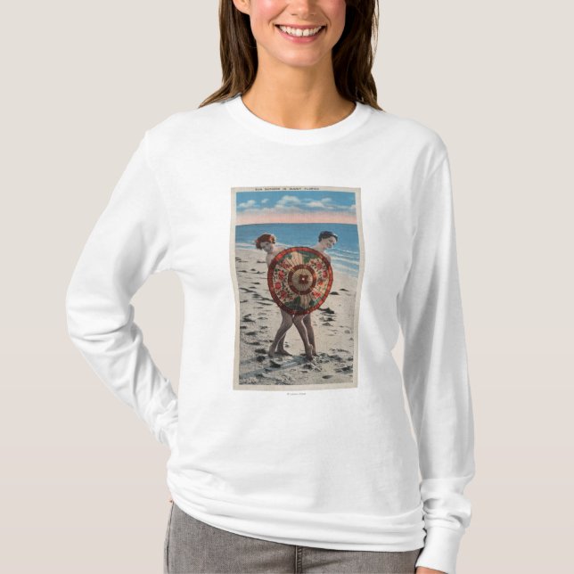 2 ein Sonnenbad nehmende Frauen u. asiatischer T-Shirt (Vorderseite)