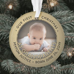 2 Foto 1 Weihnachten als Großeltern Schwarz & Gold Ornament<br><div class="desc">Feiern Sie das wertvolle Geschenk Ihres neuesten Familienmitglieds mit einem maßgeschneiderten 2-Foto "Unser erstes Weihnachtsfest als Großeltern" Imitat Goldfolie rund um die Keramik Ornament. Ein geschlechtsneutrales Design ist für einen neuen kleinen Jungen oder ein kleines Enkelkind geeignet. Bild und Text auf dieser Vorlage sind einfach zu personalisieren. (IMAGE & TEXT...</div>