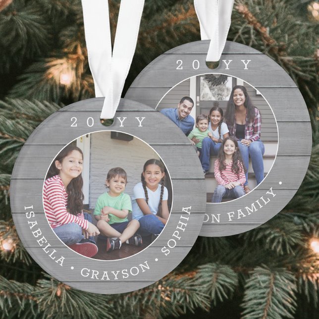 2 Foto Einfache Typografie Jahr Grau Imitate Holz Ornament (Von Creator hochgeladen)