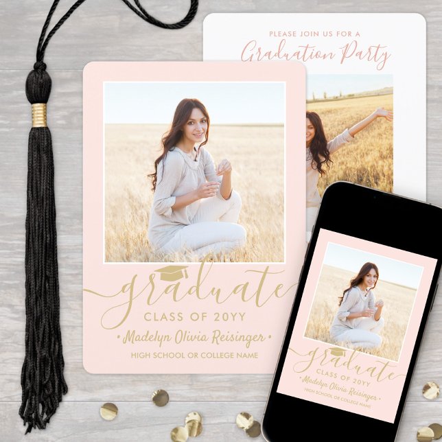 2 Foto Graduation Party Blush Pink & Gold Script Einladung (Von Creator hochgeladen)