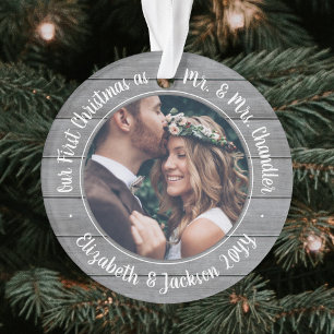 2 Foto Mr. & Mrs. 1. Christmas Gray Imitate Wood Ornament