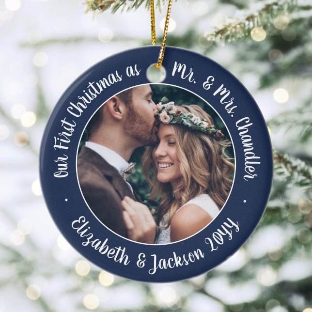 2 Foto Mr. & Mrs. 1. Weihnachtsskript Navy & White Keramik Ornament (Von Creator hochgeladen)