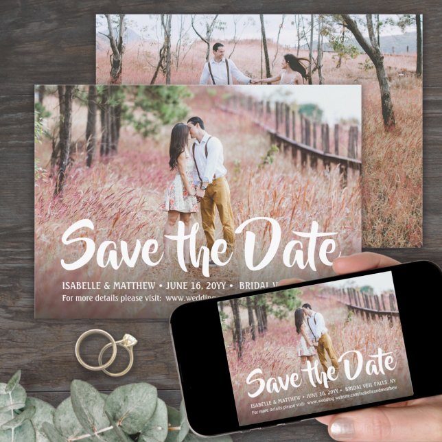 2 Foto Stylische weiße Kalligrafie-Schrift Hochzei Save The Date (Von Creator hochgeladen)