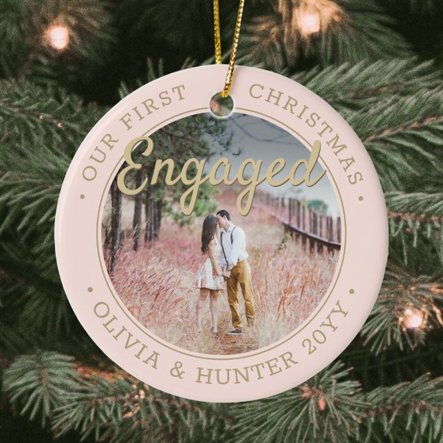 2 Foto Unser erstes Weihnachten Verlobt Blush und  Keramik Ornament (Von Creator hochgeladen)