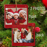 2 FOTOS KERAMIKORNAMENT<br><div class="desc">Einfache minimalistische Typografie Frohe Weihnachtsgebräuche,  Familienname und Jahr Rot-Foto-Ornament.</div>