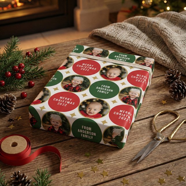 2 Fotos Rote und Grüne Sterne Moderne Weihnachten Geschenkpapier (Von Creator hochgeladen)