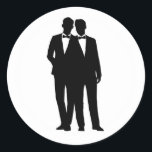 2 Grooms Silhouette Gay Couple Wedding Stickers<br><div class="desc">2 stöhnt Silhouetten in Schwarz und Weiß über eine benutzerdefinierte Farbe mit weißem, kreisförmigem Rahmen. (Der Rand kann entfernt werden, und es stehen mehr Aufkleber und Formen zur Verfügung. Monogramm-Version auch in meinem Shop erhältlich: Klicken Sie auf "Anpassen" und verwenden Sie die Armbanduhren auf der rechten Seite, um die Hintergrundfarbe...</div>