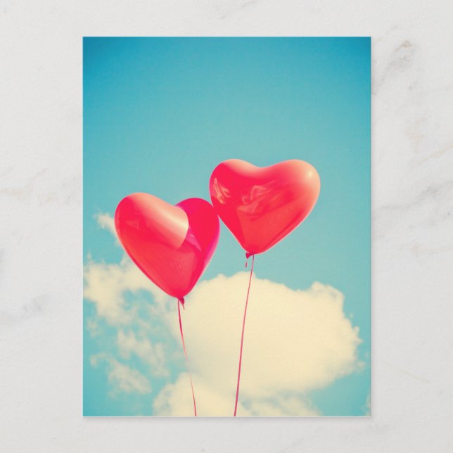 2 Helle, rote Herz gestreifte Ballons schweben nac Postkarte (Vorderseite)