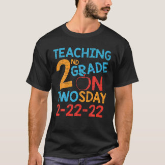 2. Klasse am 2./22/22 Februar T-Shirt