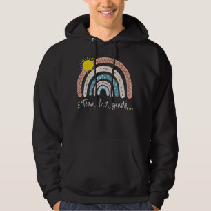 2. Klasse des Teamtrainers vor der K Squad Crew Le Hoodie