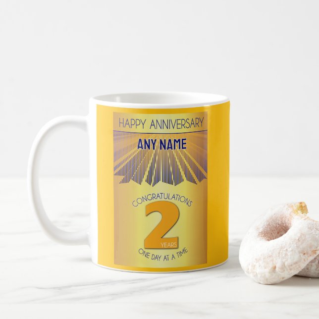 2 Year Sober Anniversary | Golden Ray 12 Step Kaffeetasse (Mit Donut)