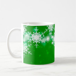 2d Abbildung. Schneeflocken im Hintergrund. Holy C Kaffeetasse
