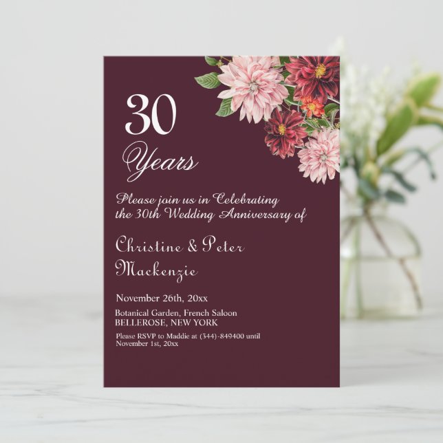 30. Pearl Wedding Jubiläum Burgund Floral Einladung (Stehend Vorderseite)