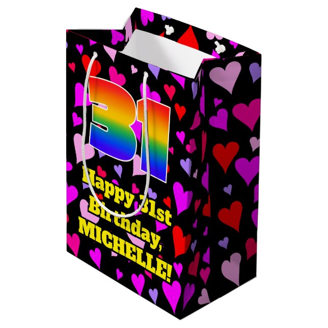 31. Geburtstag: Loving Hearts Pattern, Regenbogen  Mittlere Geschenktüte (Rückseite Schrägansicht)
