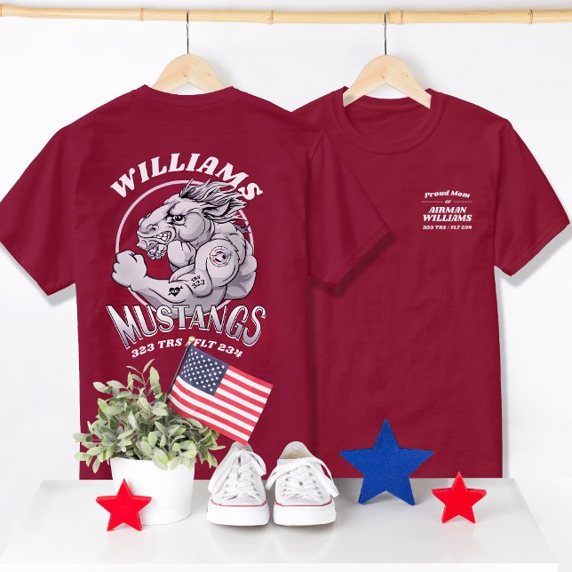 323 Mustangs Air Force Basic Training Abschluss T-Shirt (Air Force Basic Military Training BMT Graduation TRS Mascot T-shirts, 323 Mustangs Shirt, Proud Mom)