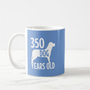 350 Hunde Jahre alte lustige Frauen und Männer Kaffeetasse