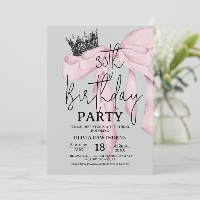 35th Birthday ⎮ Modern Royal Bow Birthday  Einladung (Stehend Vorderseite)