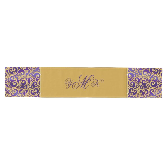 3 Erstmalige Monogram Table Runner, Lila und Gold Mittelgroßer Tischläufer (Horizontal)