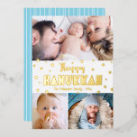 3 Foto Happy Hanukkah Whimsical Modern Real Gold Folien Feiertagskarte<br><div class="desc">"Happy Hanukkah." Spaß, spielerisch, skurril handgefertigt echte Goldfolien Typografie und ein zufälliger Star of David Muster überlagern einen sauberen, weißen Hintergrund. Fügen Sie 3 Fotos Ihrer Wahl hinzu, um Ihnen in Hanukkah mit dieser atemberaubenden, farbenfrohen, personalisierten echten Goldfolienkarte zu helfen. Handgezeichnete weiße Linien überlagern einen helltürkisblauen Hintergrund auf der Rückseite....</div>