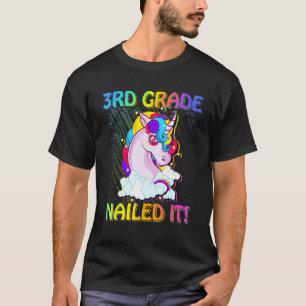 3. Klasse Hat es geschafft Süßes Einhorn T-Shirt