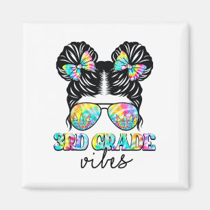 3. Klasse Vibes Messy Hair Bun Girl Ck zur Schule Magnet
